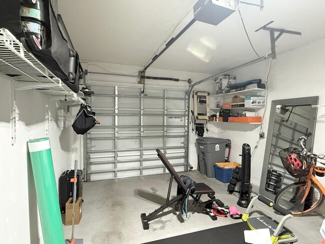 Building Photo - 15860 Laurel Oak Cir