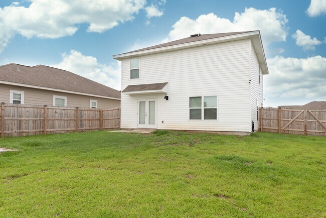 Building Photo - 5720 Blackhorse Cir