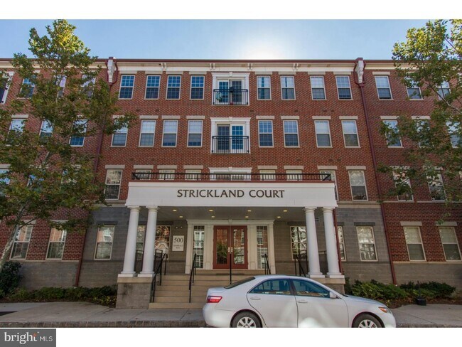 Primary Photo - 500 Admirals Way