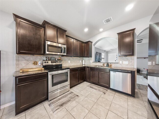 Building Photo - 137 Hematite Ln
