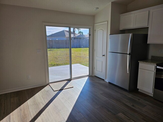 Building Photo - Great Newer Home is Palm Coast Ready for Move-In!