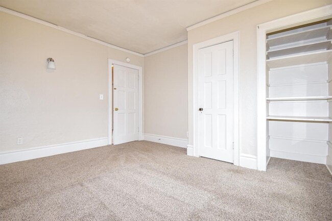 Building Photo - 2334 Augusta St