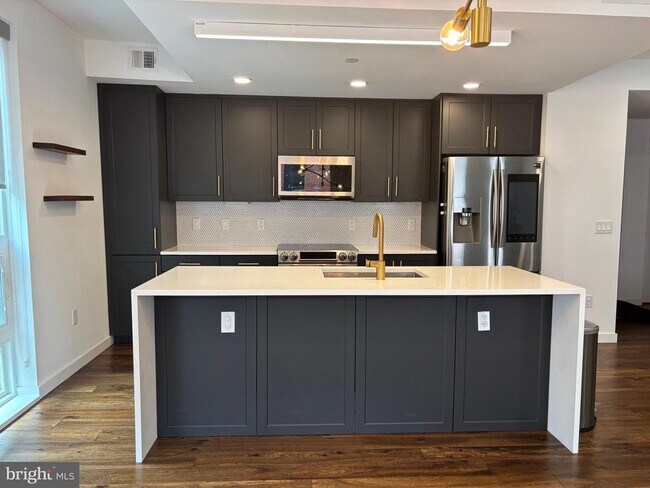Building Photo - 1501 N 31st St