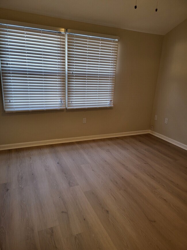 Building Photo - 17544 Blythe St