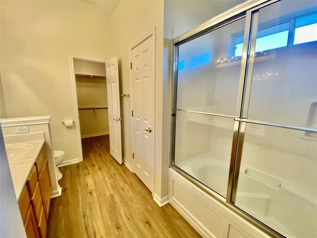 Building Photo - 196 Unity