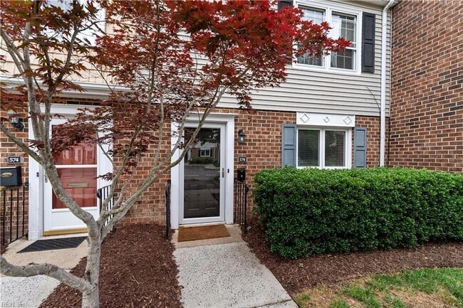 Building Photo - 570 Tenbee Ln