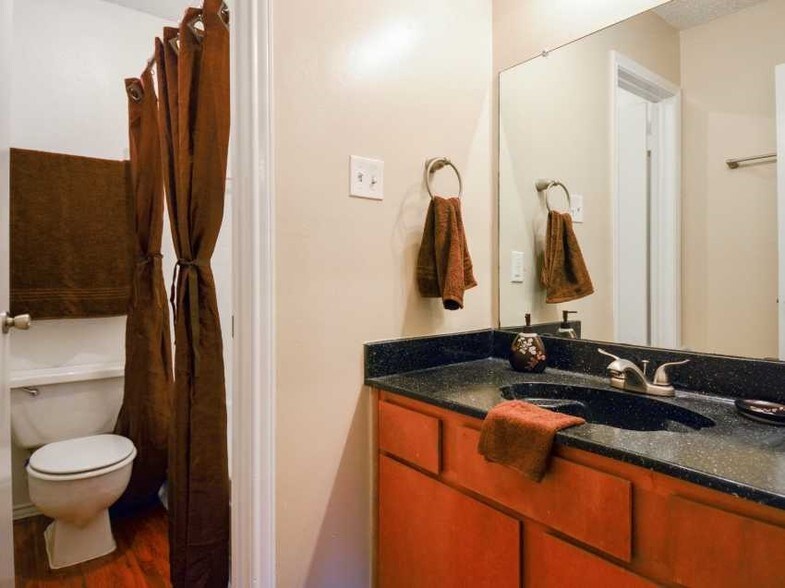 Building Photo - 315 Belmont St