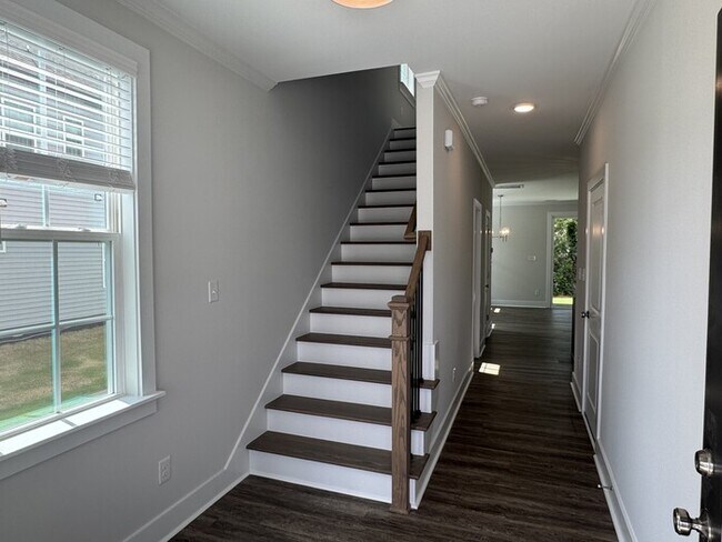 Building Photo - 3 Bed 2.5 Bath Brand New Townhome