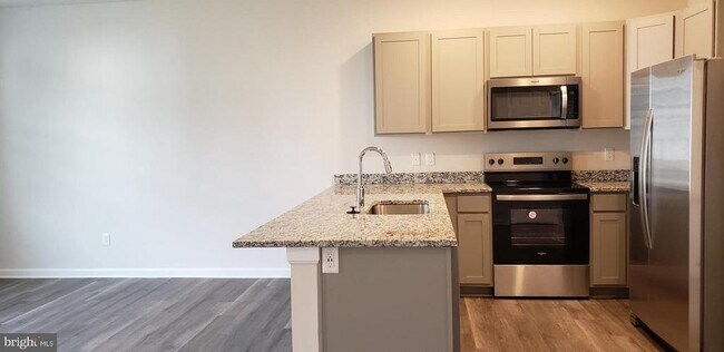 Building Photo - 186 Caterpillar Dr