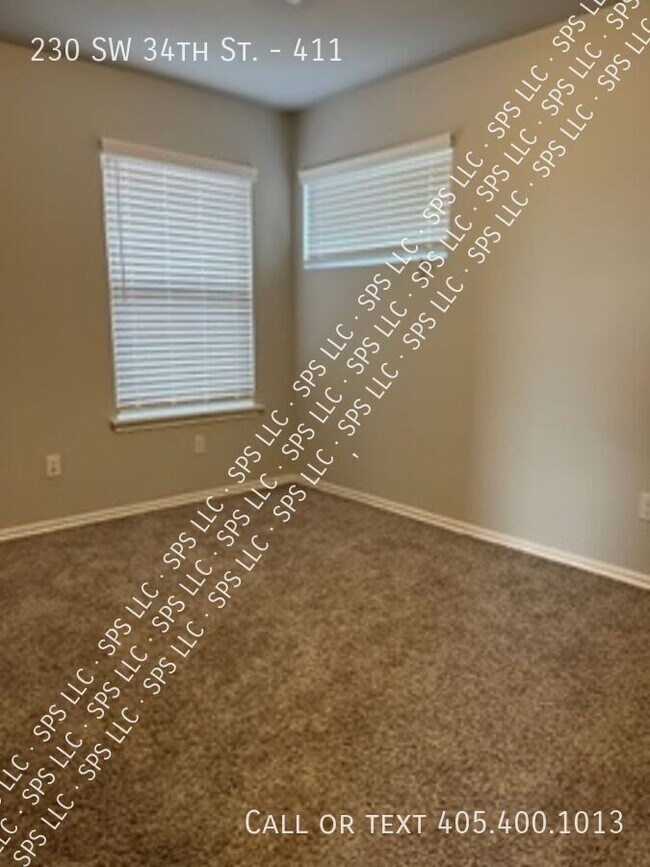 Building Photo - 230 SW 34th St