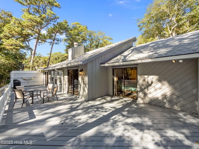 Building Photo - 131 Oakleaf Dr