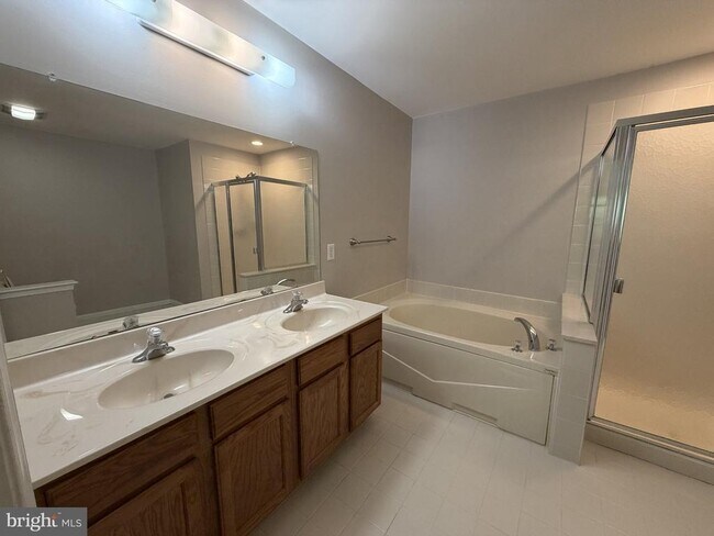 Building Photo - 278 Yorktown Ct