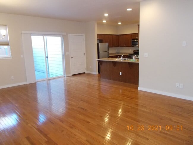 Building Photo - 287 Mercado St