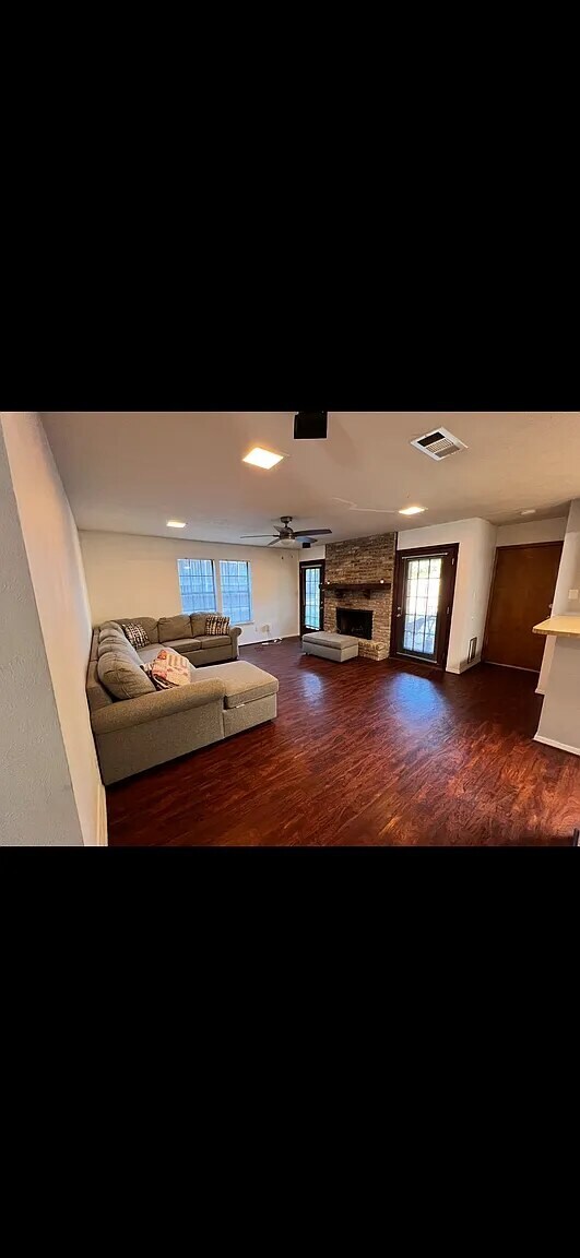 Building Photo - 356 Park Brook Dr