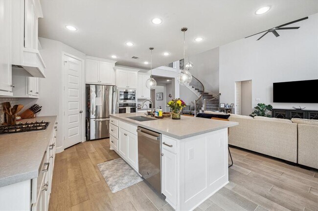 Building Photo - 9823 Magnolia Ests Ln