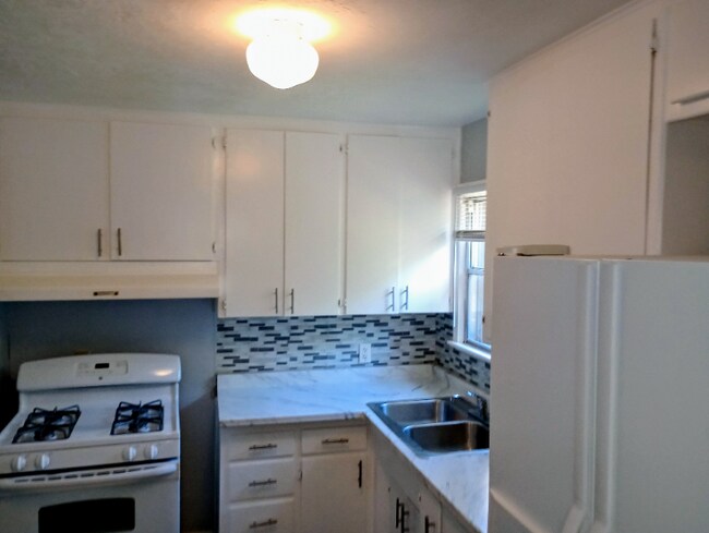 Building Photo - 312 Wilson Dr