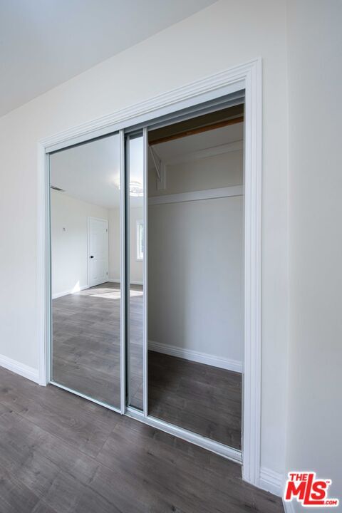 Building Photo - 8432 Glenoaks Blvd