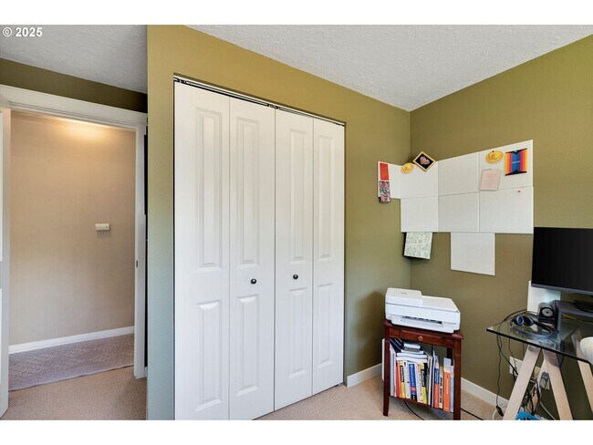 Building Photo - Bull Mountain Gem – Single-Level 3BR with 2 Living Areas, Large Yard & Pergola Patio