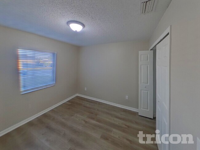 Building Photo - 11813 Brenford Crest Dr