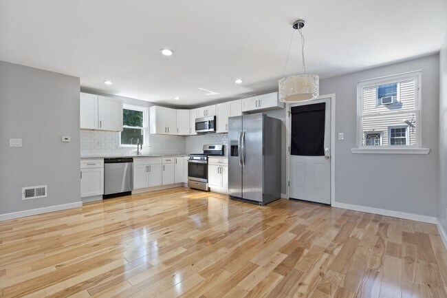 Building Photo - Wow! South Philly Modern 3 Bed 2 Bath Home! Yard! Central Air! W/D! H/W Floors! Gorgeous!