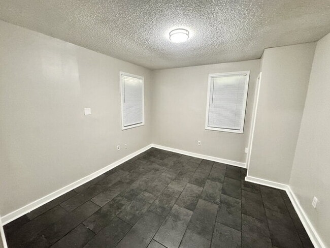 Building Photo - 1862 Farrington St