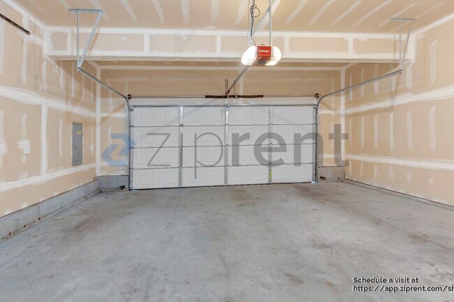 Building Photo - 1433 Bedstone Dr SE