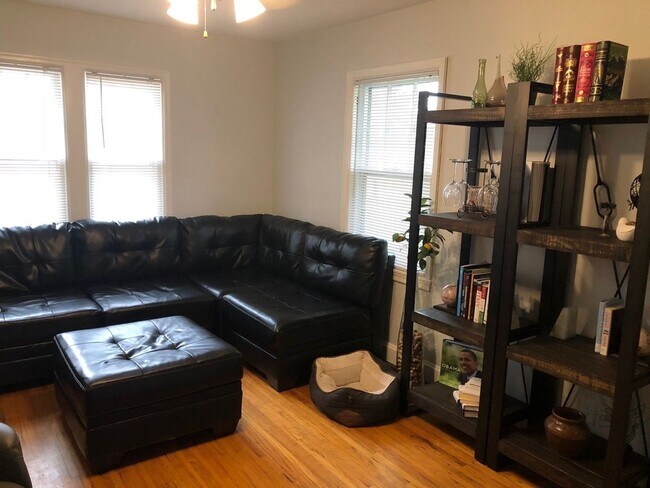 Building Photo - EXTREMELY PET FRIENDLY!!  3 Bedroom, 1 Bathroom Home in Ames!