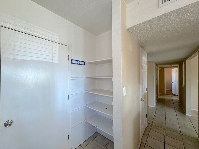 Building Photo - East El Paso 3 bed Refrig A/C!