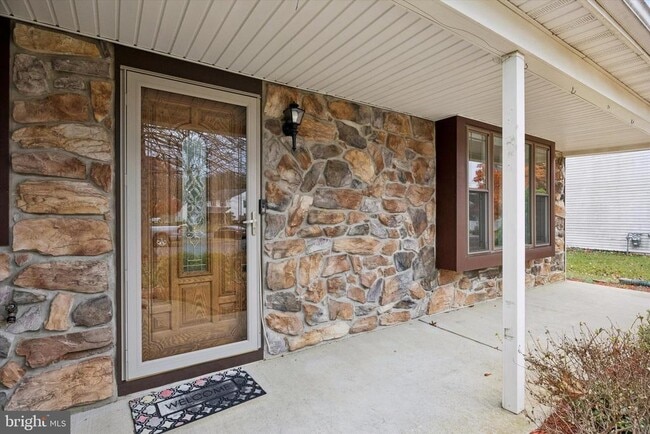 Building Photo - 21 Parc Ridge Dr