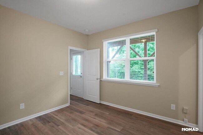 Building Photo - Charming 4BR Townhome in Apex