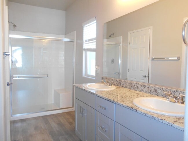 Building Photo - 4655 Moonbow Ave