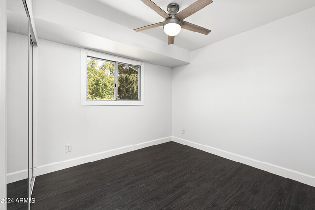Building Photo - 6063 N Granite Reef Rd
