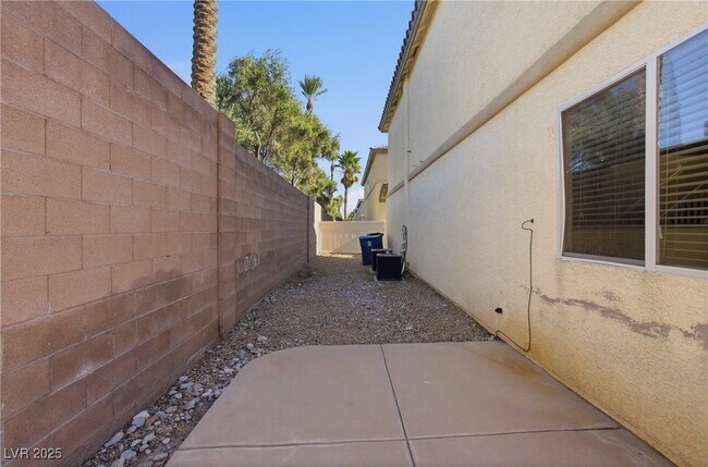 Building Photo - 8208 W Wildwood Glen Dr