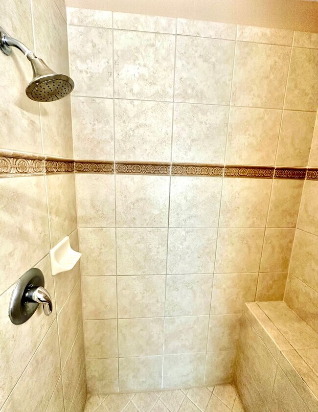 Building Photo - GORGEOUS 3 BEDROOM 2 BATH HOME IN PARKLAND