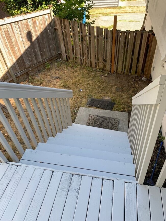 Building Photo - Newly remodel 4 bed 3 bath home in Shoreline