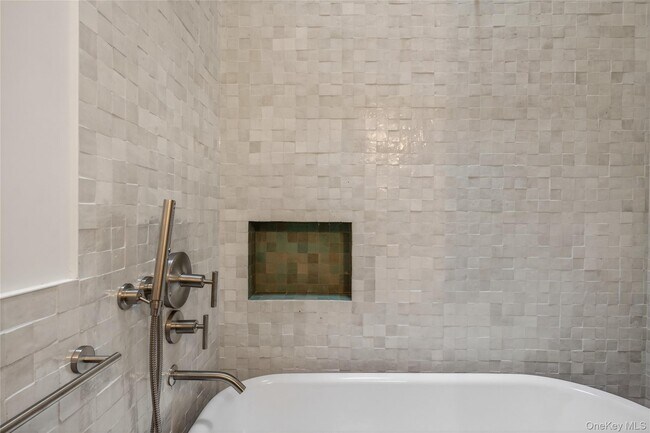 Building Photo - 316 Wall St