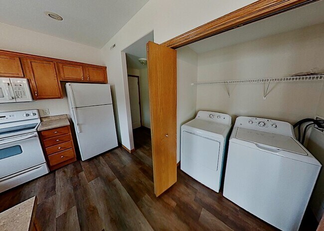 Building Photo - 514 Olive St