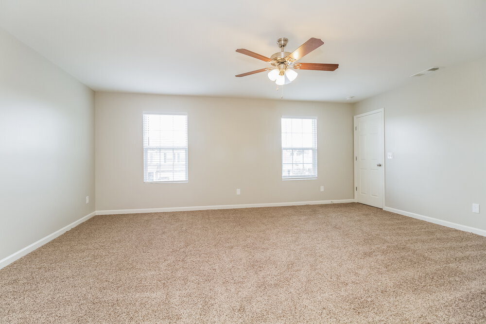 Building Photo - 924 Creek Oak Dr