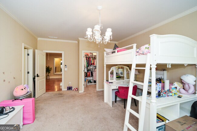 Building Photo - 2210 Spalding Dr