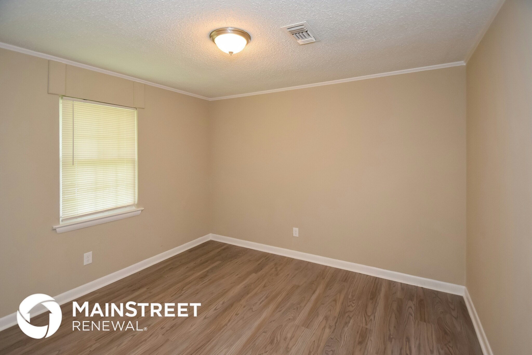 Building Photo - 5084 Oak Leaf Cir