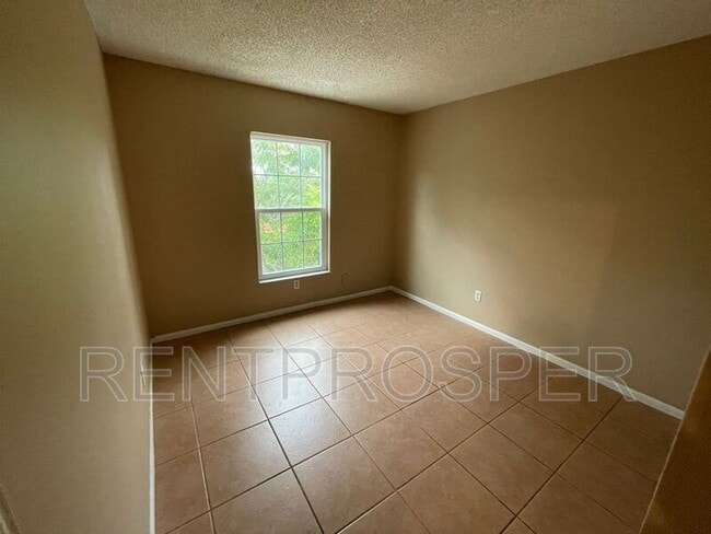 Building Photo - 4435 Brook Hollow Cir
