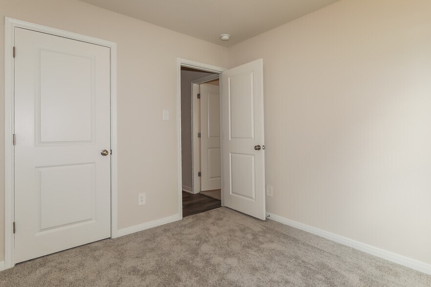 Building Photo - 13011 S Green Wing Cir