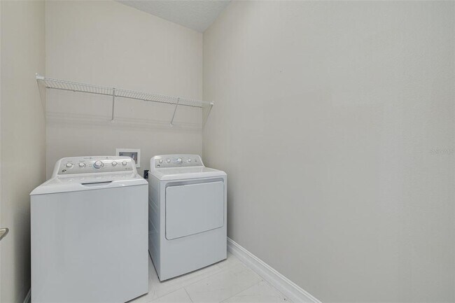 Building Photo - 5005 San Martino Dr