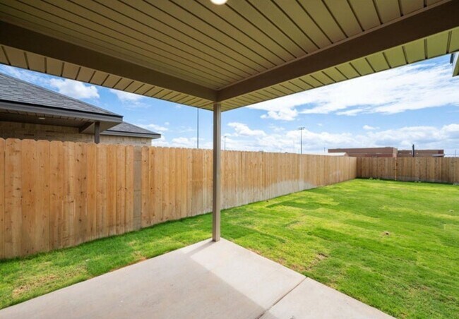 Building Photo - Fabulous and New! 3/2/2