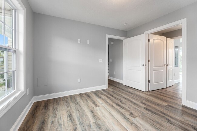 Building Photo - Available for the 2026-2027 lease term.