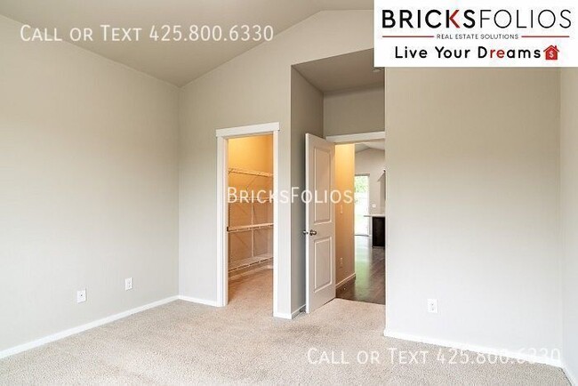 Building Photo - 4-bedroom Lynnwood gem near shops and rest...