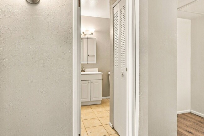 Building Photo - $1,645.95 with Half Off The First Month's Rent, 2 Beds - 1 Bath, Condo in Denver with Central A/C!