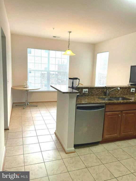 Building Photo - 7401 Travertine Dr