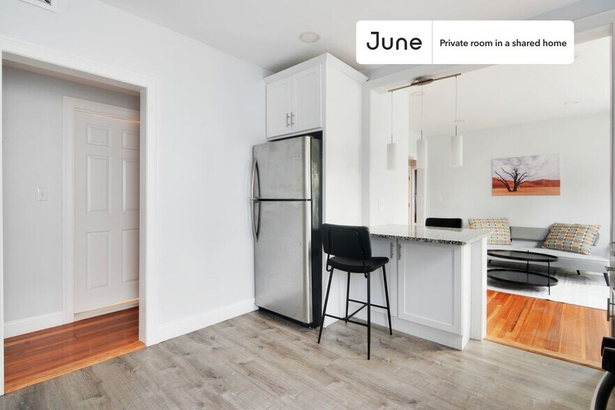 Building Photo - Room in Shared 4 bed/2 bath home