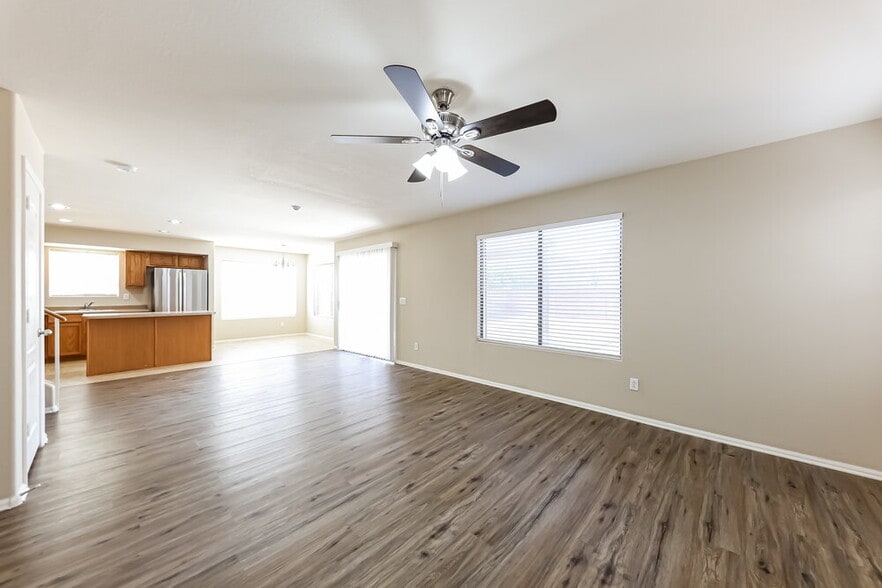 Building Photo - 12429 W Montebello Ave